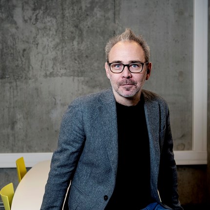 – Tall kan være både farlige og fantastiske, og poenget vårt er ikke at du skal slutte å bruke tall. Vi elsker tall, ellers hadde vi ikke overlevd lenge som økonomiprofessorer, sier NHH-professor Helge Thorbjørnsen.
