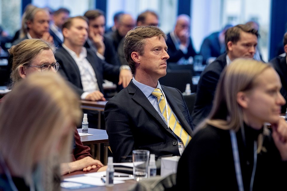 NHH Professor and shipping expert Roar Os Ådland held the presentation «Short terms operational measures; what works and what don't?» at the conference.