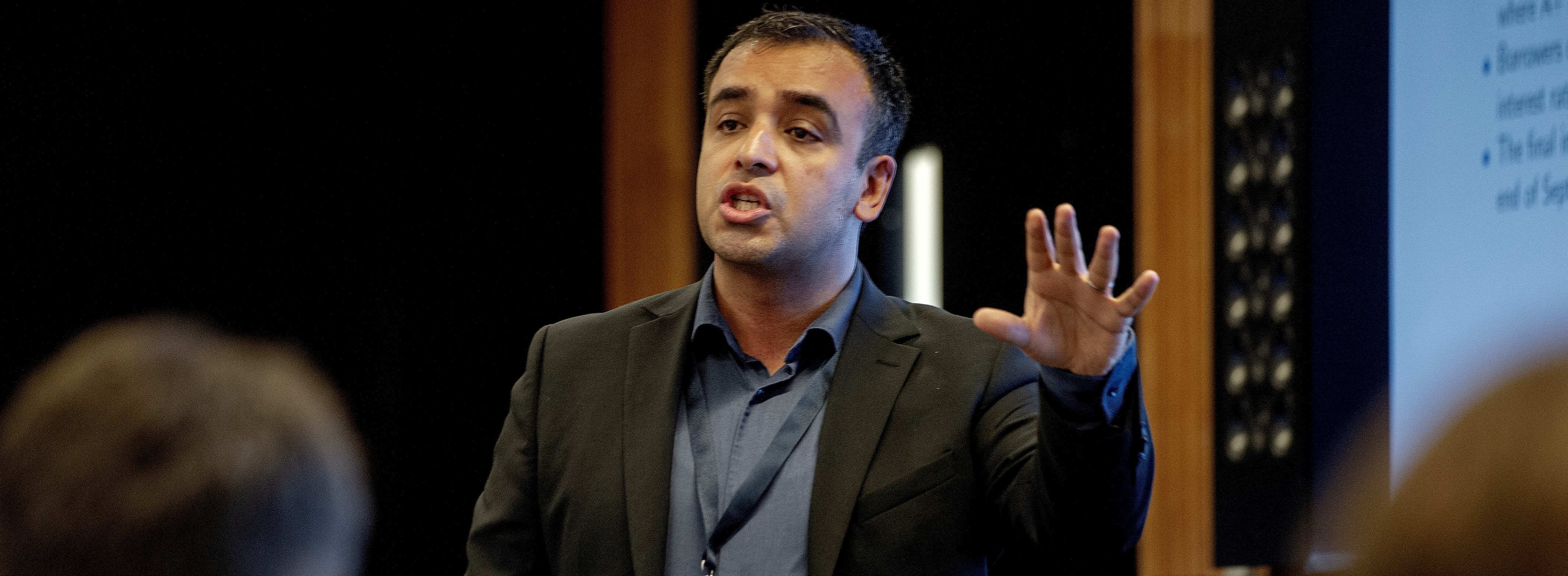 Ali Mohammadi presented the paper «How Wise Are Crowd? A Comparative Study of Crowd and Institutions in Peer-to-Business Online Lending Markets» at 2018 Bergen FinTech Conference at Norwegians School of Economics. Photo: Helge Skodvin